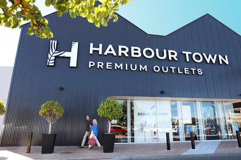 habrour-Town-Adelaide-airport